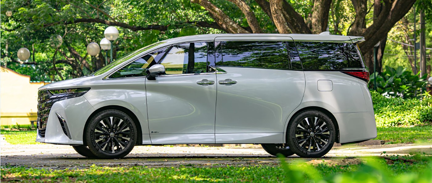 toyota alphard
