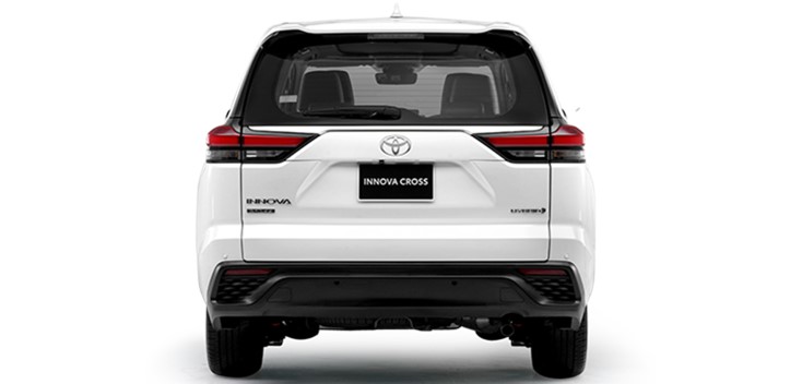 toyota innova cross