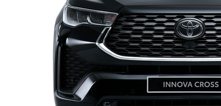 toyota innova cross