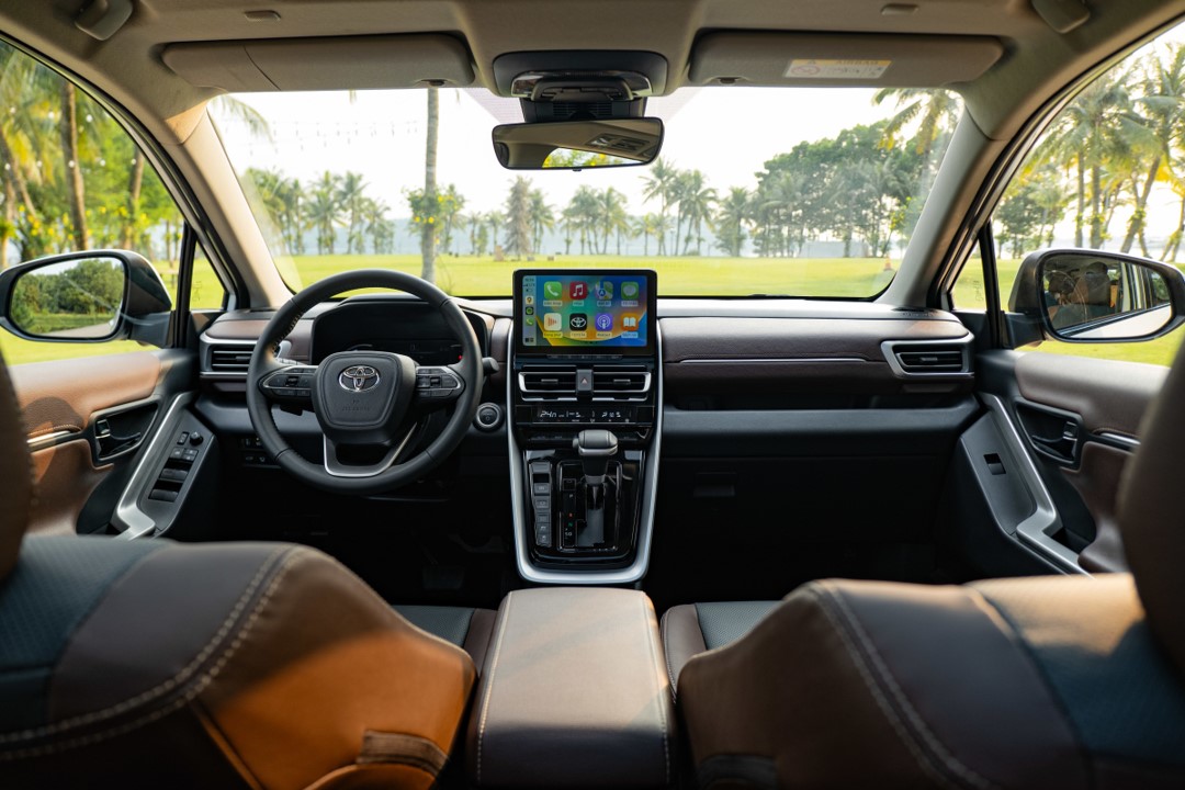 toyota innova cross