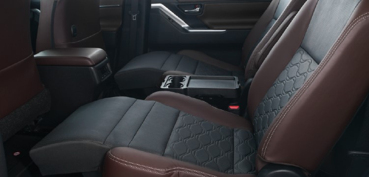 toyota innova cross